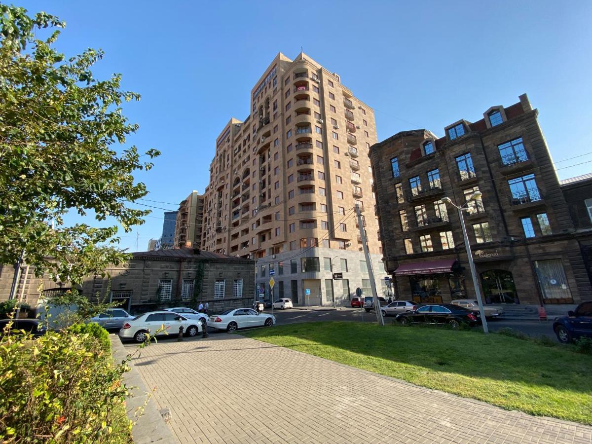Modern Apartment For Rent In Buzand Street Bu944 Erywań Zewnętrze zdjęcie